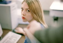 Expertos aseguran que amar lo que haces te hace perder dinero