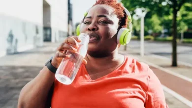 10 mitos y realidades comunes sobre el agua caliente y la pérdida de peso