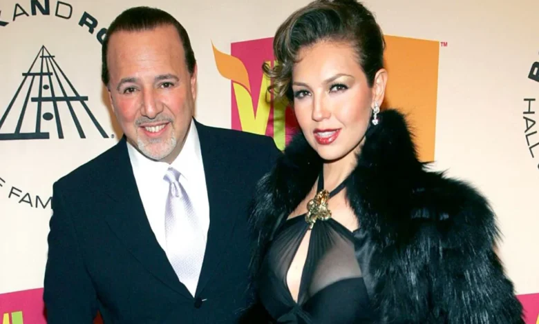 Vinculan a Tommy Mottola, esposo de Thalía con Jeffrey Epstein en documentos oficiales