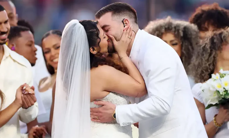 Bad Bunny oficia una boda real ante millones de espectadores en el Super Bowl 2026