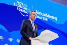 El presidente del Foro Económico Mundial deja el cargo por el caso Epstein