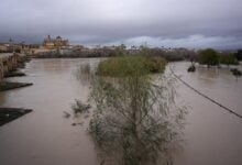 España: Desalojan a 11.000 personas en Andalucía por el fuerte temporal