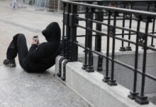 Estudiantes en Austria prueban vivir tres semanas sin celular