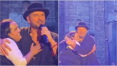 Ricardo Arjona cumple el sueño de una fanática venezolana durante su concierto en EEUU