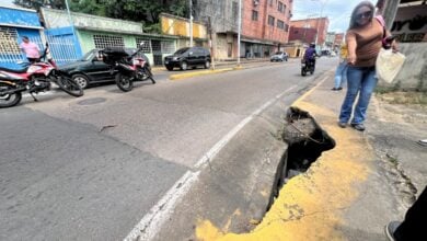 Reportan mega hueco al final de la Av. Miranda con Orinoco