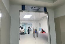 César Álvarez: exhorta a la prevención del cáncer del cuello uterino