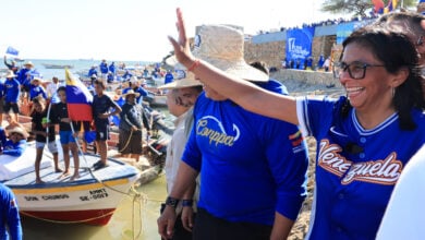 Delcy Rodríguez tras retorno de bandera de EEUU: Pronto izaremos también nuestro tricolor