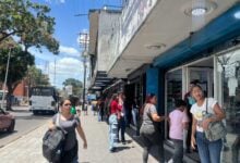 Maturineses se anclan a las transacciones en bolívares