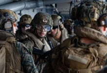 EEUU despliega buque con miles de marines en Medio Oriente