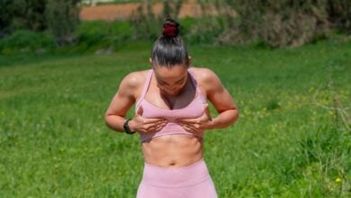 ¿Por qué es tan difícil perder grasa abdominal en mujeres? Claves y errores comunes