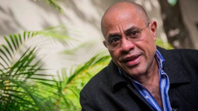 Periodista Vladimir Villegas opta al cargo de Defensor Nacional