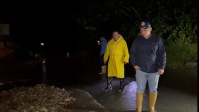 Fuertes lluvias provocan el desborde del río Montalbán en Mérida