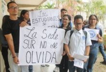Universitarios de la UPEL siguen luchando por sus beneficios estudiantiles