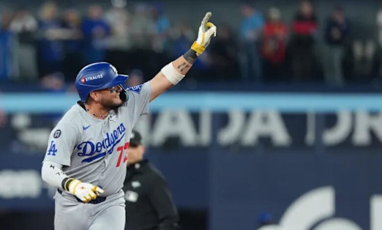 Miguel Rojas alcanza sus 1,000 hits de por vida en las Mayores