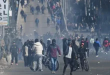 Gobierno de Bolivia activa un «corredor humanitario» para despejar vías bloqueadas por protestas