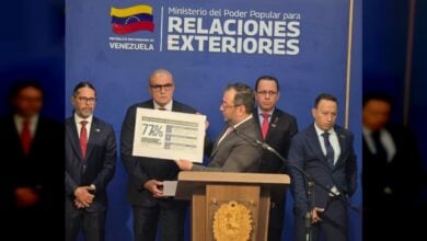Yván Gil califica de grave la falta de información tras derrame petrolero de Trinidad y Tobago