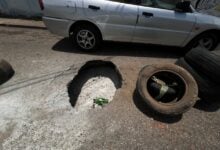 Piden reparación de alcantarillas sin tapa en la avenida Bolívar y hueco en la calle Junín