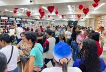 Maturineses desbordan el centro de la ciudad en vísperas del Día de las Madres