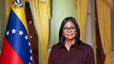 FANB presenta la fotografía oficial de Delcy Rodríguez como Comandante en Jefe