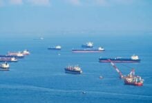 EE. UU. bloquea 73 buques petroleros en Irán tras nuevos ataques en Ormuz