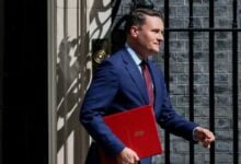 Renuncia el ministro de Salud británico