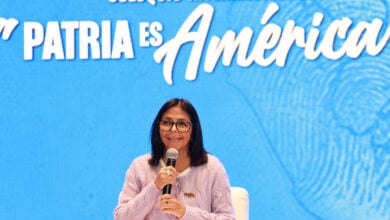 Delcy Rodríguez encabeza clausura del Coloquio "Patria es América" en el Teatro Teresa Carreño