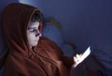 Uso de IA para apoyo psicológico creció 40% en jóvenes: 8,2 millones de adolescentes y adultos