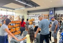 Comercio de Maturín se desborda de compradores en la antesala del Día del Padre