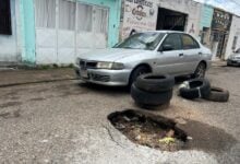 Sigue el peligro en la calle Junín por gran cráter que continúa expandiéndose