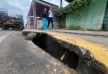 Cráter en plena acera de la avenida Miranda siguen sin ser reparado