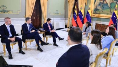 Delcy Rodríguez se reunió en Miraflores con director ejecutivo de la transnacional Trafigura