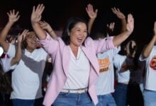 Perú: Keiko Fujimori lidera el escrutinio con 52,44% frente a 47,50% de Roberto Sánchez