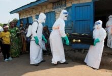 Brote de ébola en el Congo ya deja casi 500 muertos y se expande a Europa