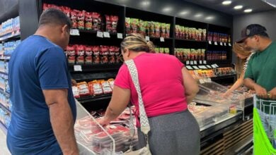 Maturineses corren a los mercados tras el pago del Bono Contra la Guerra Económica