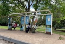 Maturineses exigen la construcción de paradas de transporte para resguardarse del sol y las lluvias