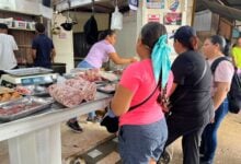 Vendedores de los mercados periféricos reportan proteínas en alza y compras fraccionadas