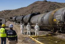 Descarrilamiento de tren causa derrame de 60 mil litros de químico en México