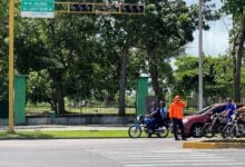 Conductores reportan más de 15 días sin funcionar semáforos de la avenida Raúl Leoni