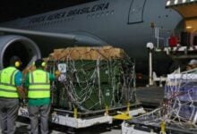 Venezuela recibe 15 toneladas de ayuda humanitaria y brigadistas de Brasil tras sismos