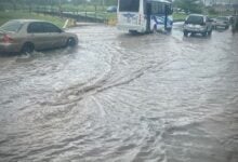 Lluvias e ineficiencia en el drenaje inundan la avenida principal de La Puente en Maturín