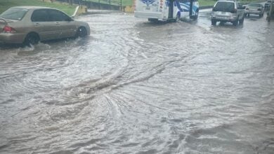 Lluvias e ineficiencia en el drenaje inundan la avenida principal de La Puente en Maturín