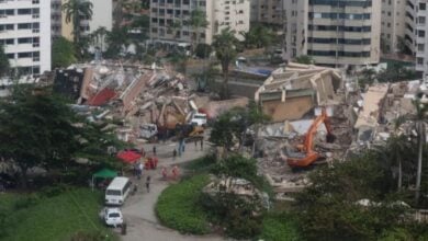 Rescatistas excavan túnel vertical en La Guaira tras confirmarse indicios de vida