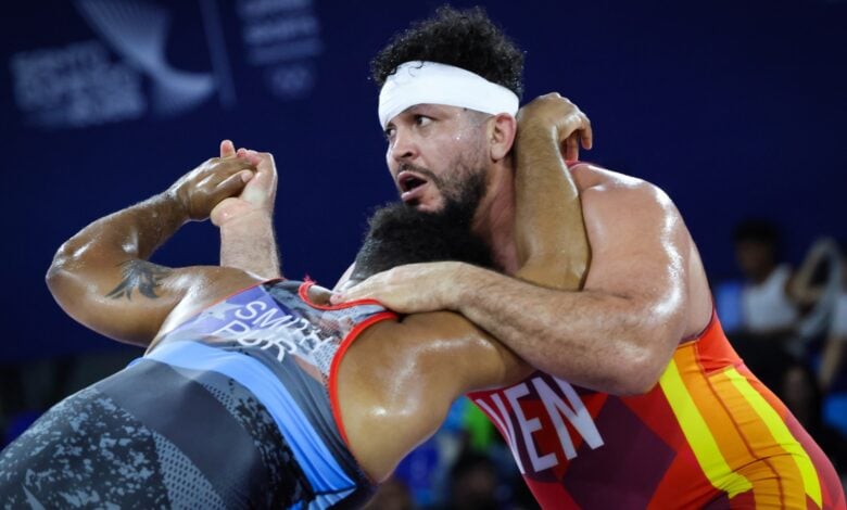 José Díaz revalida el oro centroamericano en los 125 kg de lucha libre en Santo Domingo 2026