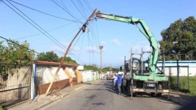 Yaracuy: fuertes lluvias y vientos derriban cinco postes en San Felipe