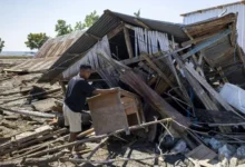 Aumenta a 83 la cifra de muertos por el terremoto de 7,7 en Indonesia