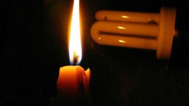 Vecinos de San Antonio de los Altos suman nueve horas sin luz por caída de árboles e inundaciones
