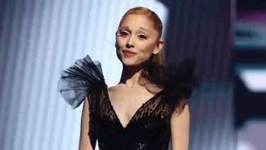 Ariana Grande responde a las especulaciones en Chicago: «Los seres humanos necesitan un descanso»