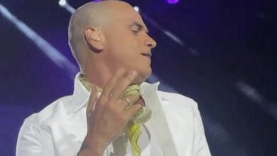 Silvestre Dangond revoluciona la Feria de las Flores tras aparecer completamente calvo en Medellín