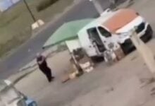 Dron ruso persigue y ataca a vendedor de fruta en Ucrania