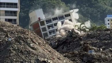 La Guaira ejecuta la décima demolición controlada tras los sismos del 24 de junio